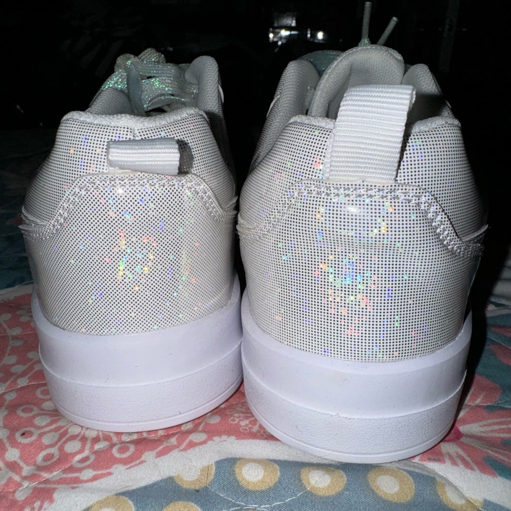 *NIB* SHEIN Pearl White Hologram Sneakers Size 41 - Picture 2 of 8